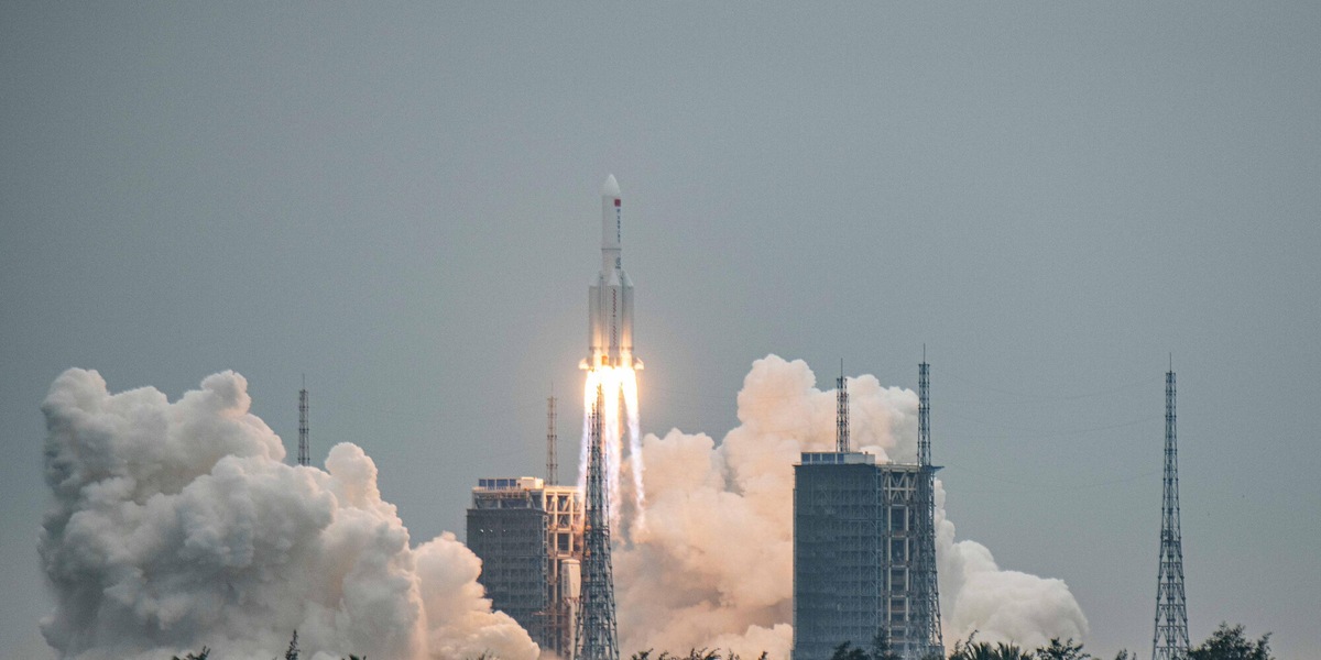 Razzo cinese in caduta libera: Italia non esente da rischi, oggi tavolo tecnico
