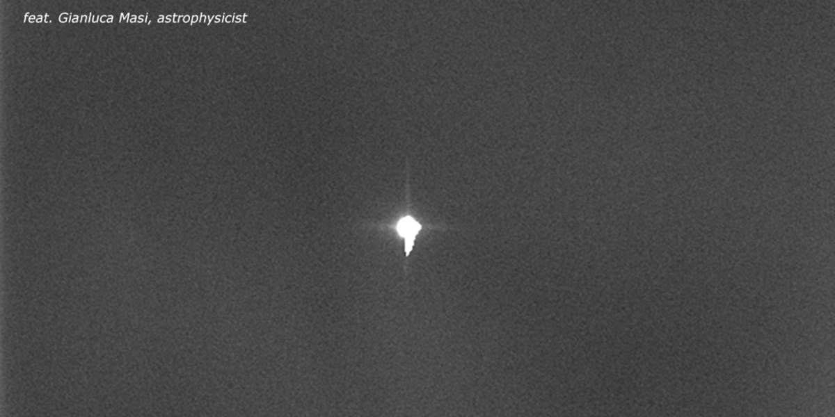 Razzo cinese fotografato nel cielo di Roma