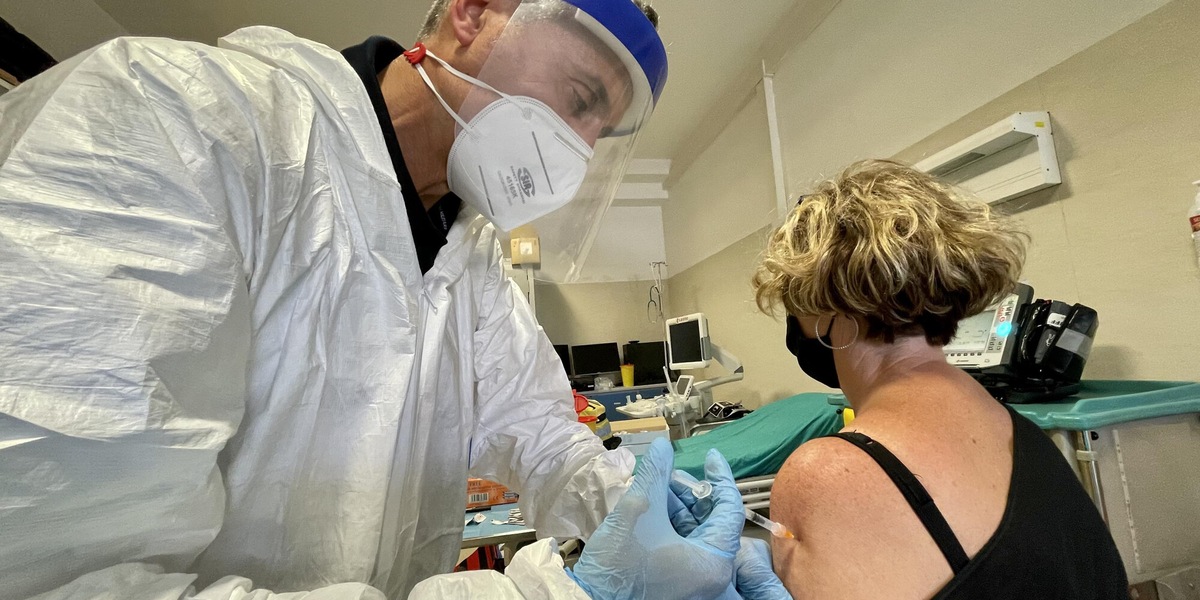 Il sogno di Cuba: immunizzare la nazione con sieri autoprodotti