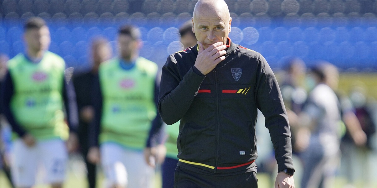 Lecce, ufficiale l'esonero di Corini