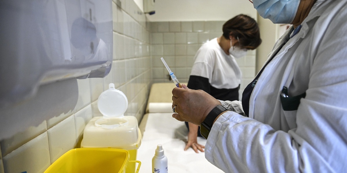 Vaccini per tutti, l'annuncio di Figliuolo: dal 3 giugno si parte