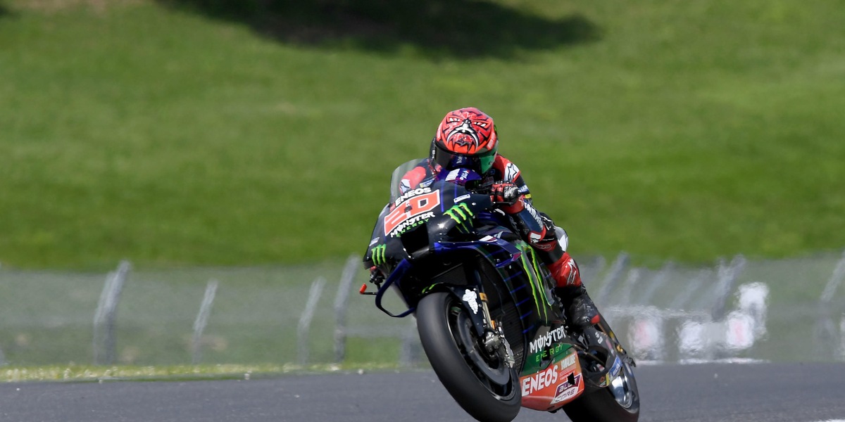 MotoGp: Quartararo vince il Gp d'Italia, Bagnaia fuori. Decimo Rossi