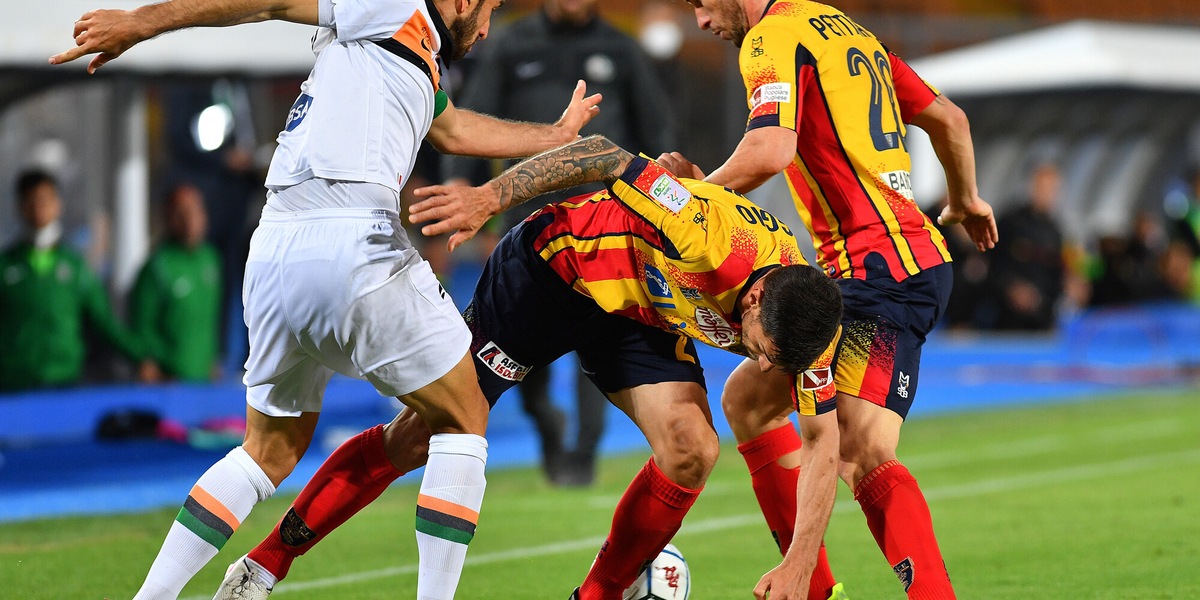 Lecce, Monterisi prolunga per altri 3 anni