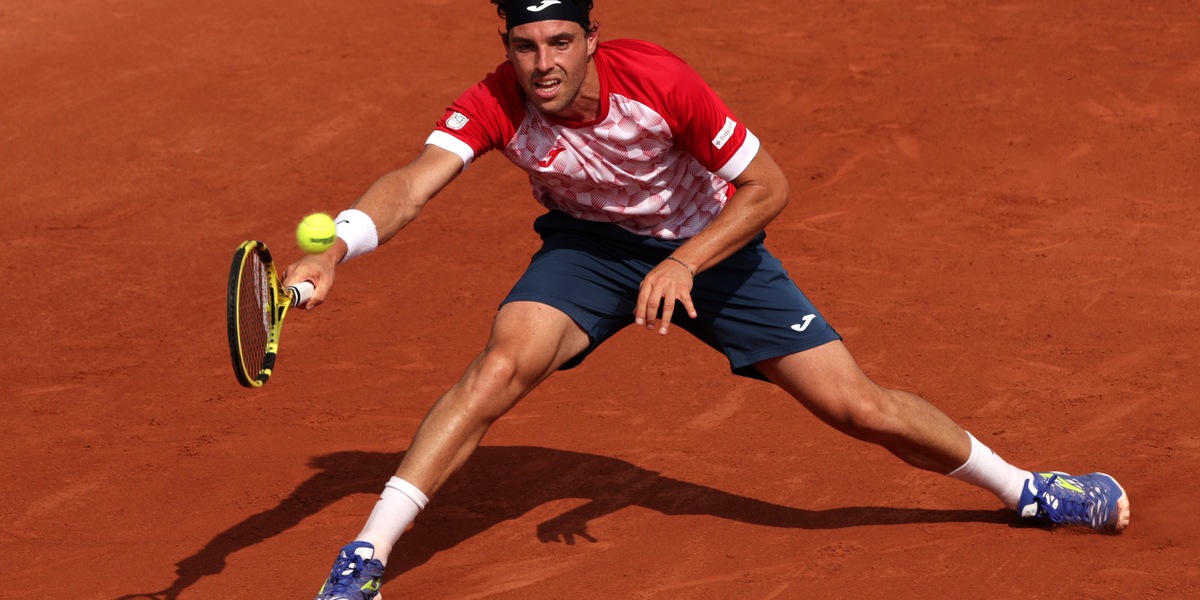 Cecchinato batte De Minaur: al Roland Garros sarà derby con Musetti
