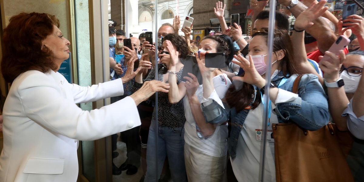 Firenze, bagno di folla per Sophia Loren
