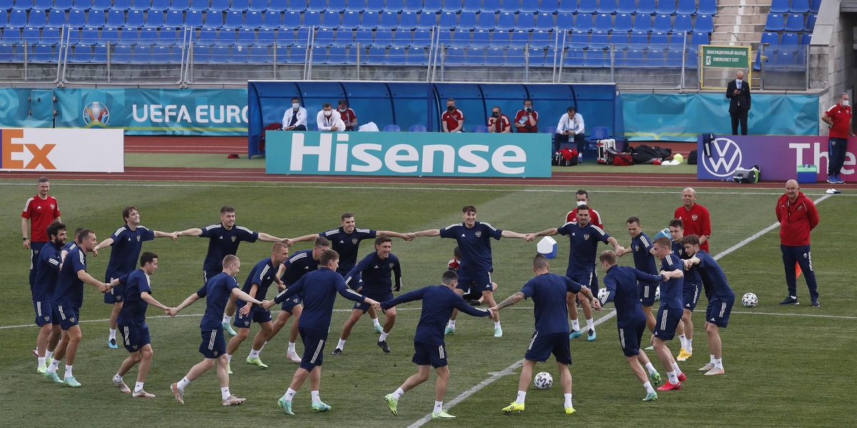 Euro 2020, Mostovoy positivo al Covid: la Russia convoca Evgenyev