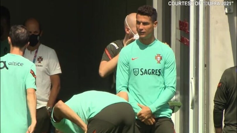 Portogallo, CR7 si allena in vista dell'esordio