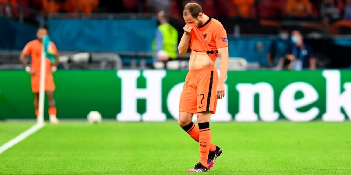 Euro 2020, Blind esce piangendo: "Eriksen mi ha turbato"
