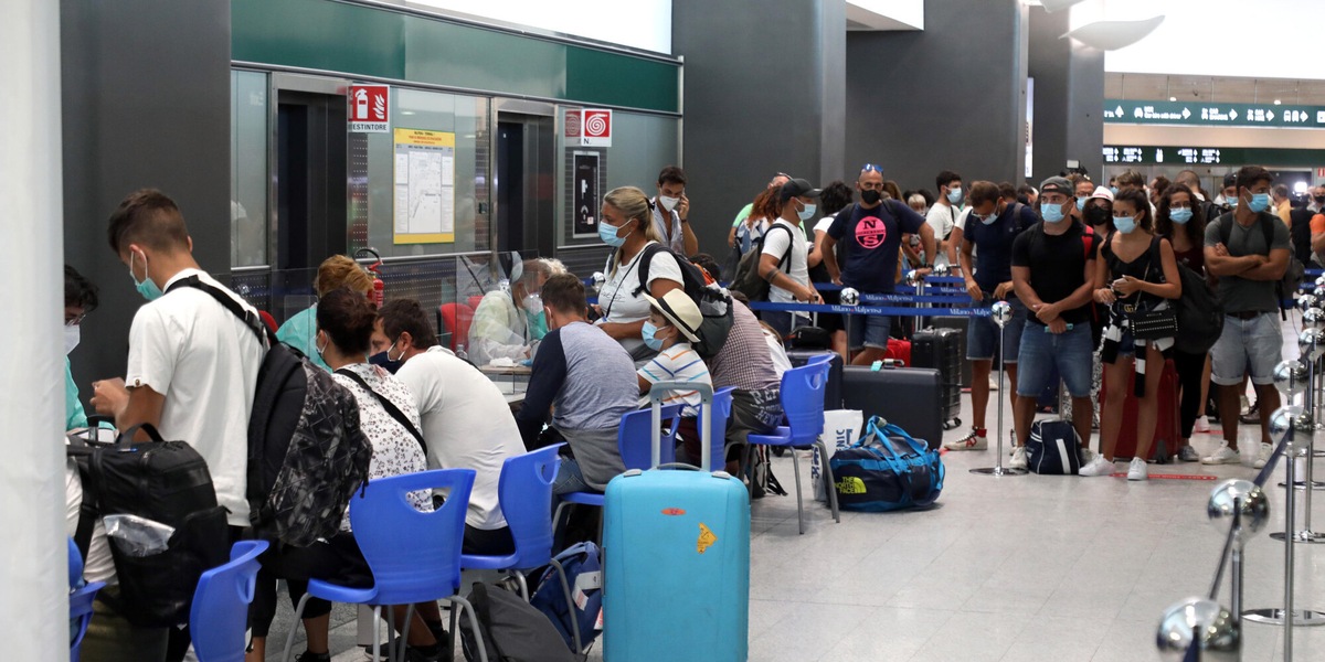 Covid, il bollettino odierno: 835 nuovi casi e 31 vittime