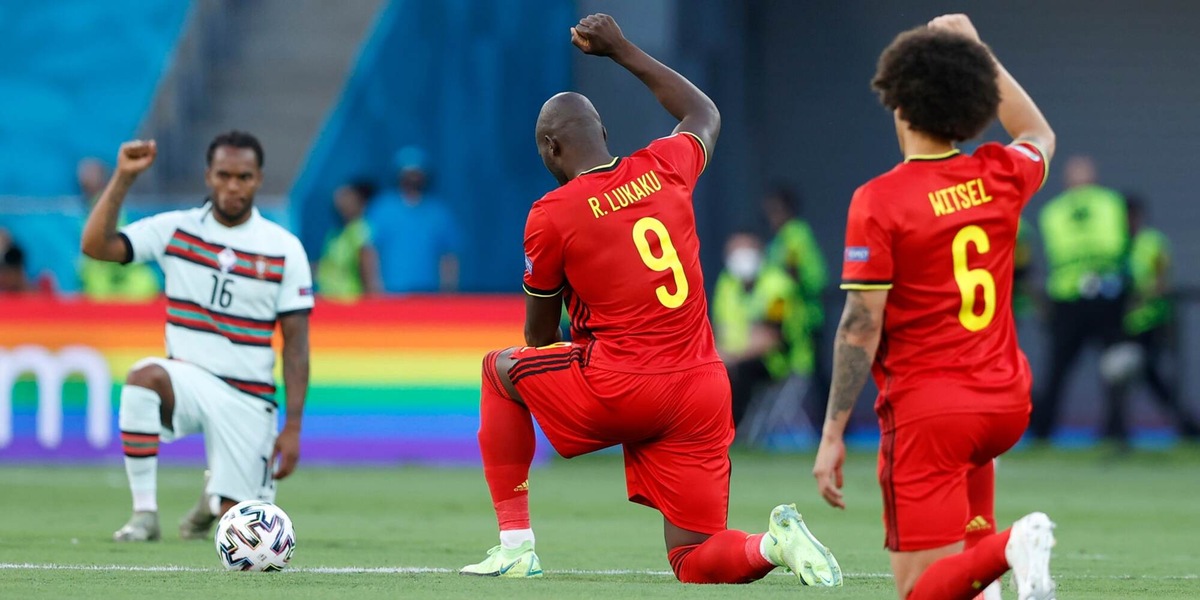 Euro 2020, se il Belgio si inginocchierà lo farà anche l'Italia: le reazioni