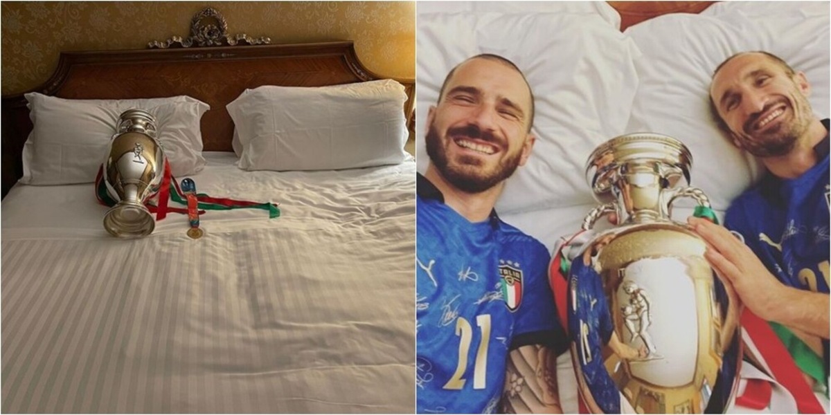Chiellini e Bonucci con la Coppa sul letto: scambio di battute con Cannavaro