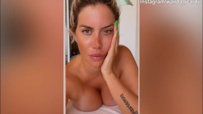 Post massaggio, Wanda Nara infiamma i social