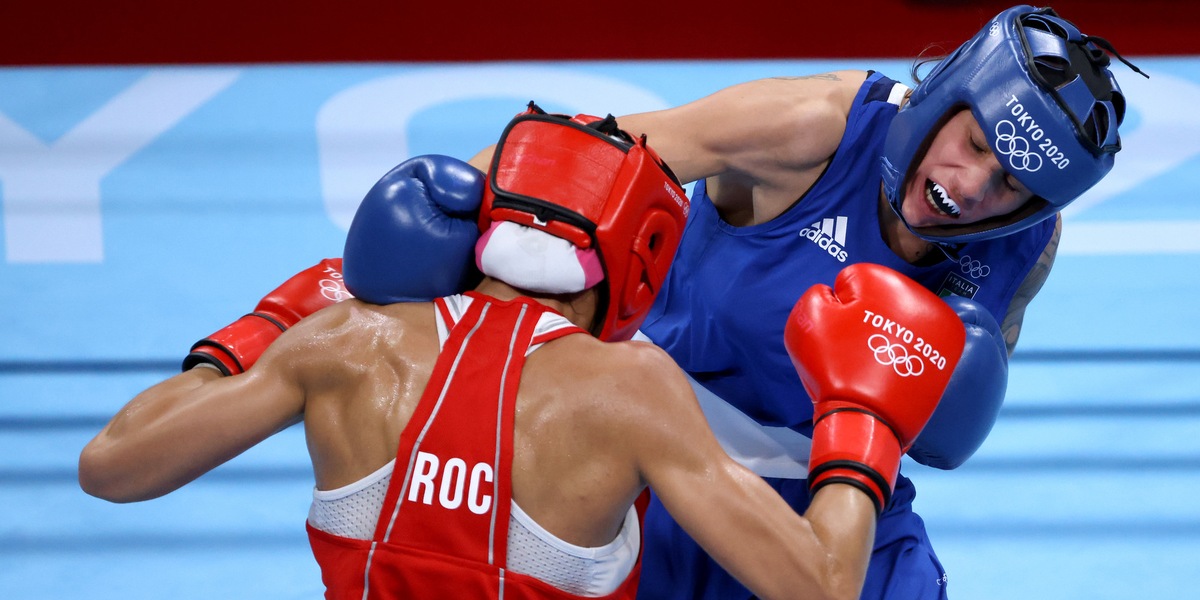 Olimpiadi, Testa bene al debutto: vola agli ottavi nel pugilato