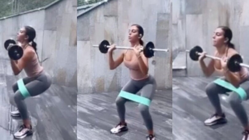 Georgina Rodriguez: squat e bilanciere per un allenamento ad alta intensità