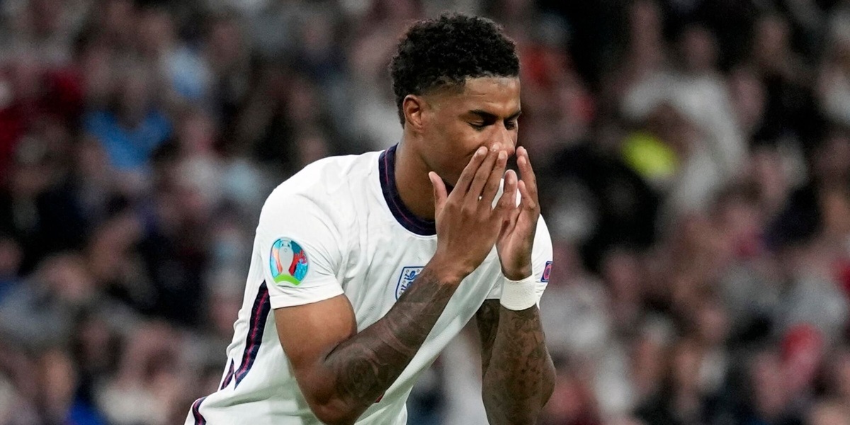 Manchester United, problemi per Rashford: sarà operato