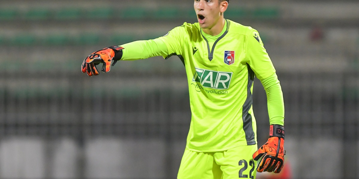 Crotone, il portiere Crespi passa al Renate in prestito