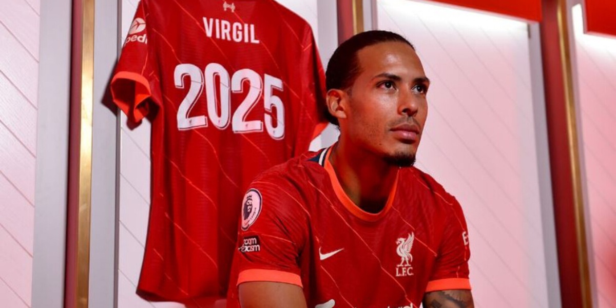 Ufficiale, Van Dijk prolunga il contratto con il Liverpool fino al 2025