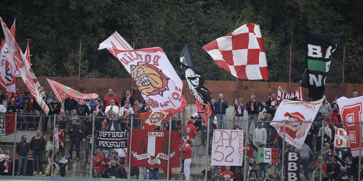 Bari, i tifosi disertano lo stadio: "Luogo tetro"