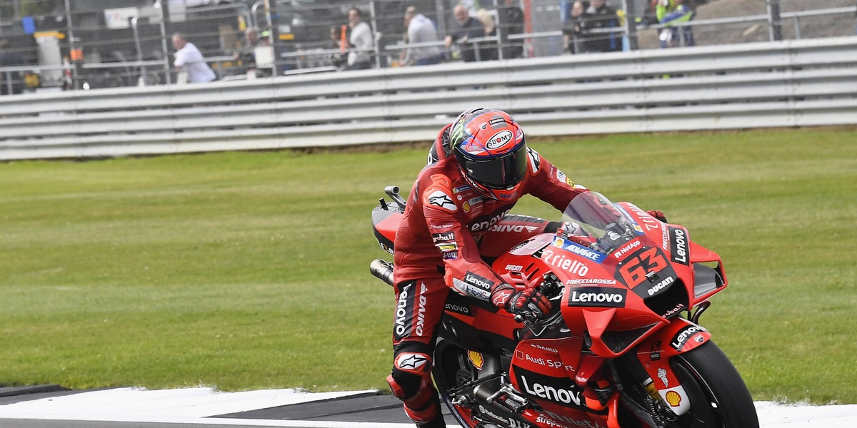MotoGp, Bagnaia in pole ad Aragon: doppietta Ducati con Miller