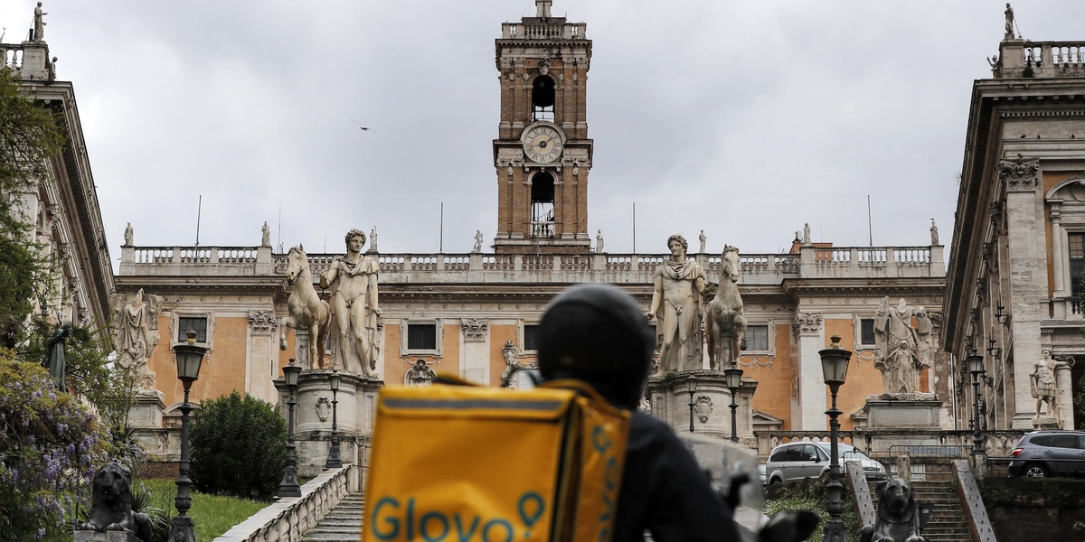 Lite tra rider sfocia in accoltellamento: un arresto a Napoli