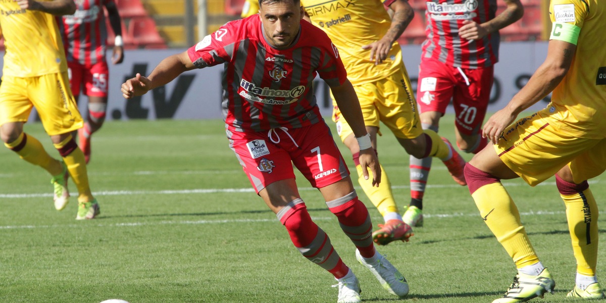 Cremonese, Baez squalificato: salta la sfida al Parma di Buffon