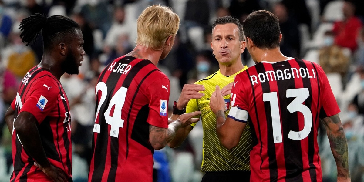 Juve-Milan, la moviola: Doveri, alcuni dubbi ma nessun errore