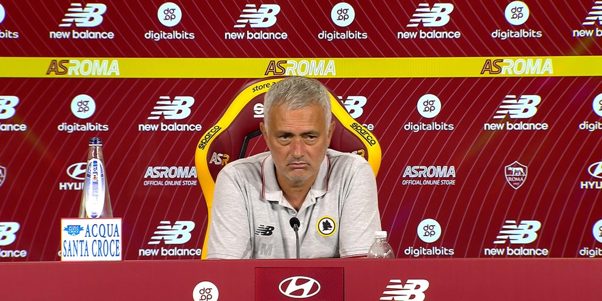 Roma, Mourinho: "Mercato? Non rispondo. Veretout e Cristante giocano"