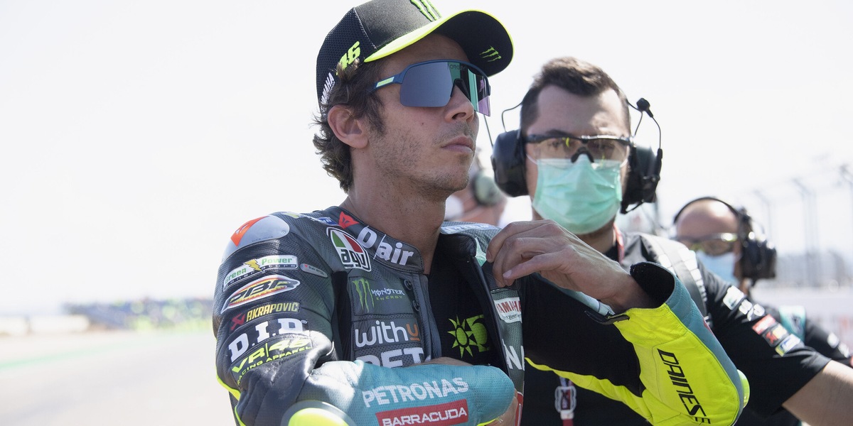 MotoGp, Rossi dopo l'incidente in Moto3: "Giusta la sospensione di Oncu"