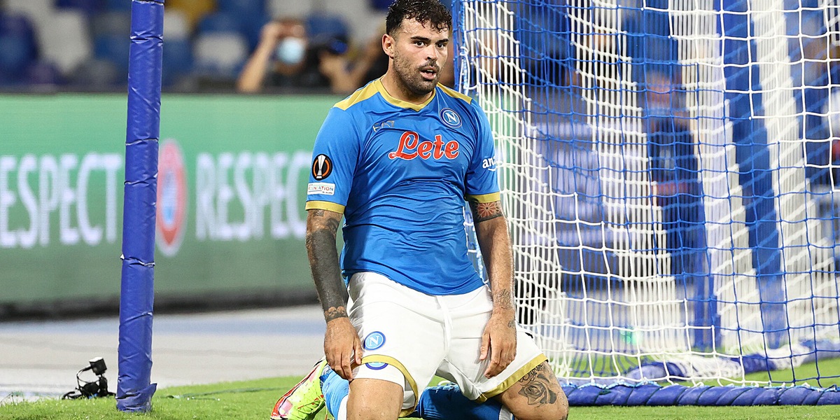 Napoli verso il Torino: contrattura per Petagna, terapie