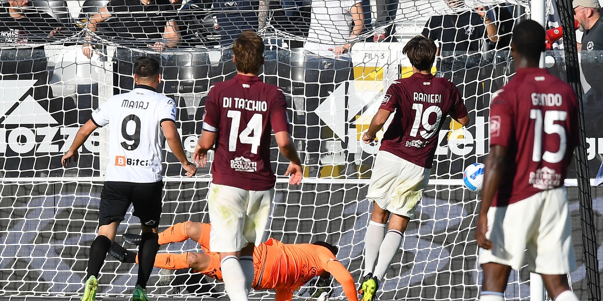 Salernitana, giocatori sotto accusa: "Intollerabile l'atteggiamento"
