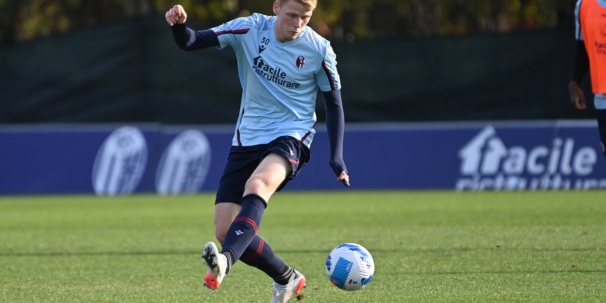 Bologna, Schouten ritrovato: allenamento completo in gruppo