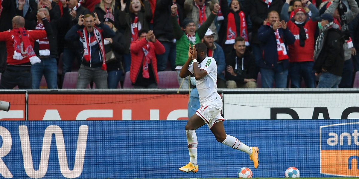 Bundesliga, il Leverkusen frena con il Colonia: non basta Schick
