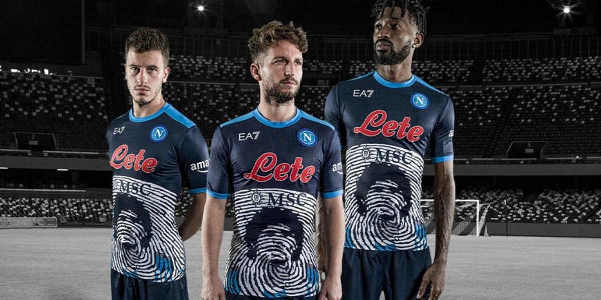 Napoli, maglia celebrativa per ricordare Maradona
