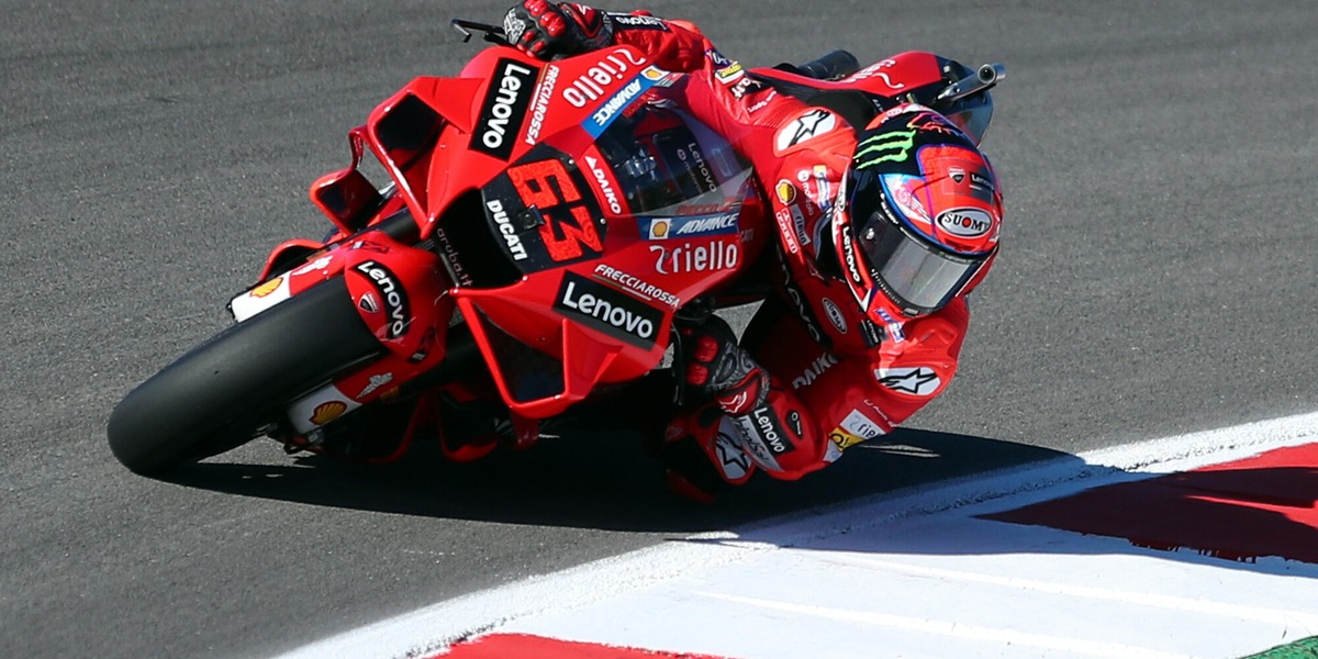 MotoGp, Gp Algarve: Bagnaia davanti nel warm-up, Rossi 20°