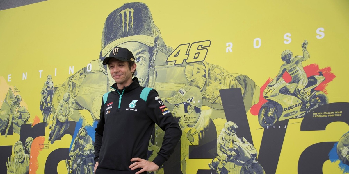 MotoGp, la Regione Marche omaggia Rossi: premio alla carriera per il Dottore