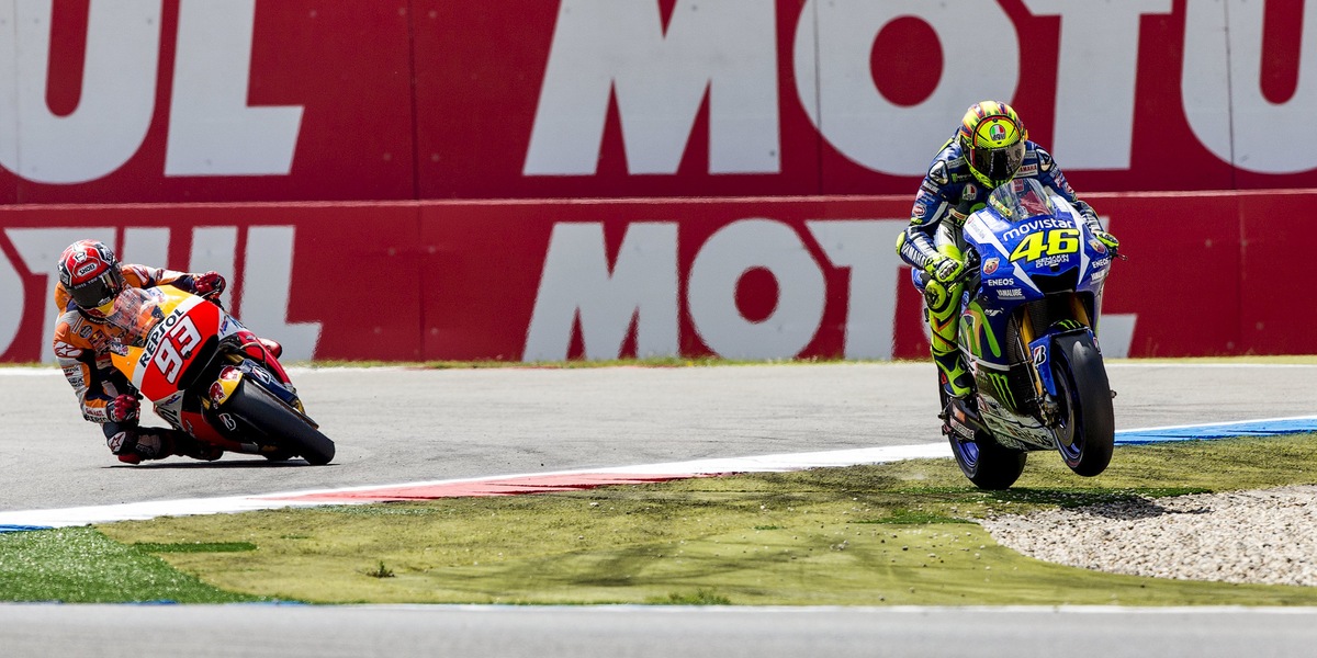 MotoGp, Lorenzo rivela: "Ad Assen 2015 Marquez decise di far perdere il mondiale a Rossi"