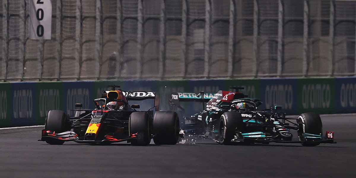 F1: due piloti a pari punti prima dell'ultima gara, l'unico precedente