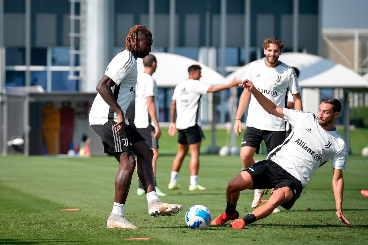 Juve-Malmoe, i convocati di Allegri: riecco De Sciglio, Kean ce la fa
