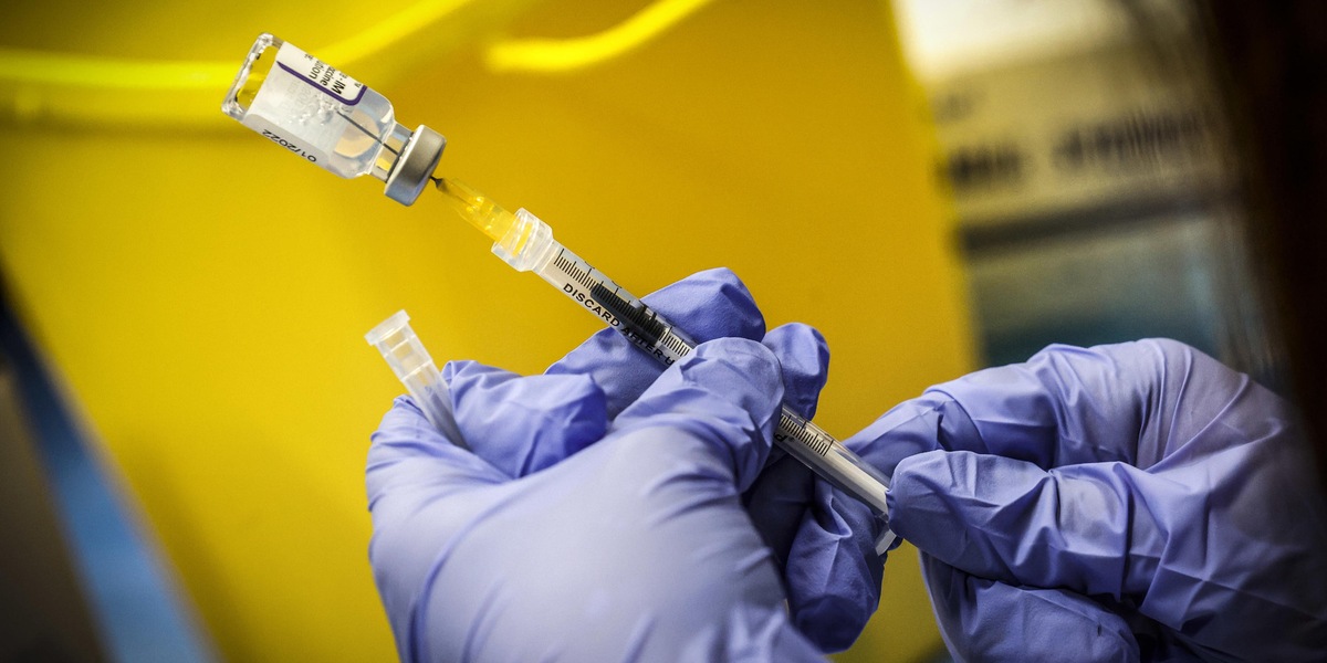 Covid, via libera alla terza dose per gli over 30 in Gran Bretagna