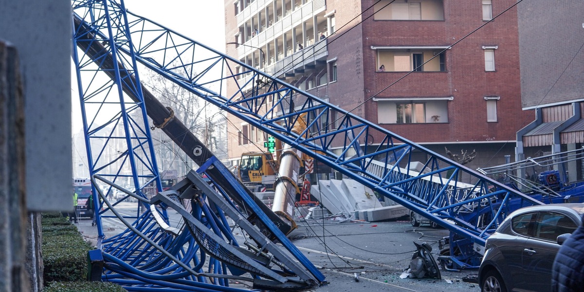 Crollo gru, a Torino lutto cittadino nel giorno dei funerali delle vittime