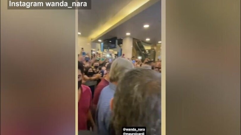 Buenos Aires, quanta gente per il negozio di Wanda