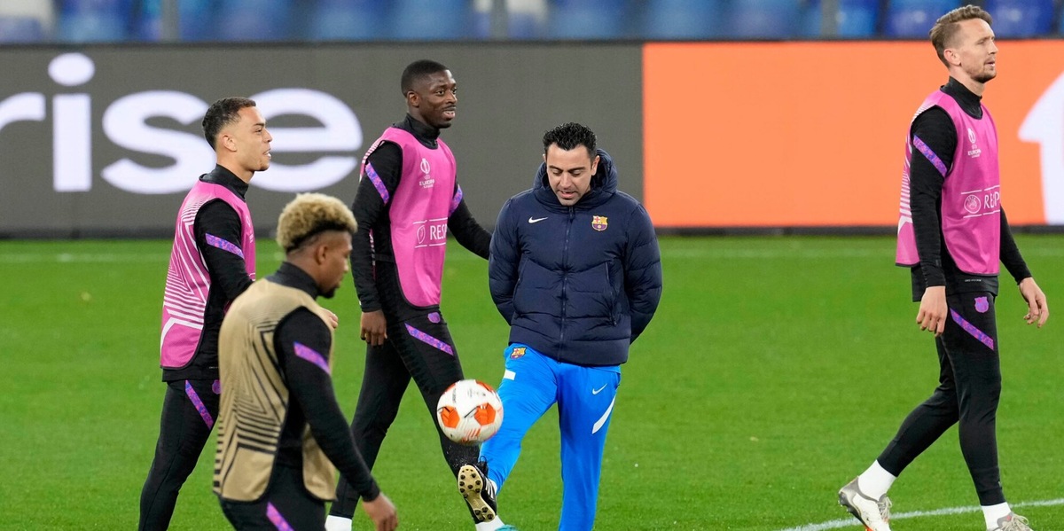 Xavi dà spettacolo al Maradona: l’allenamento prima di Napoli-Barcellona