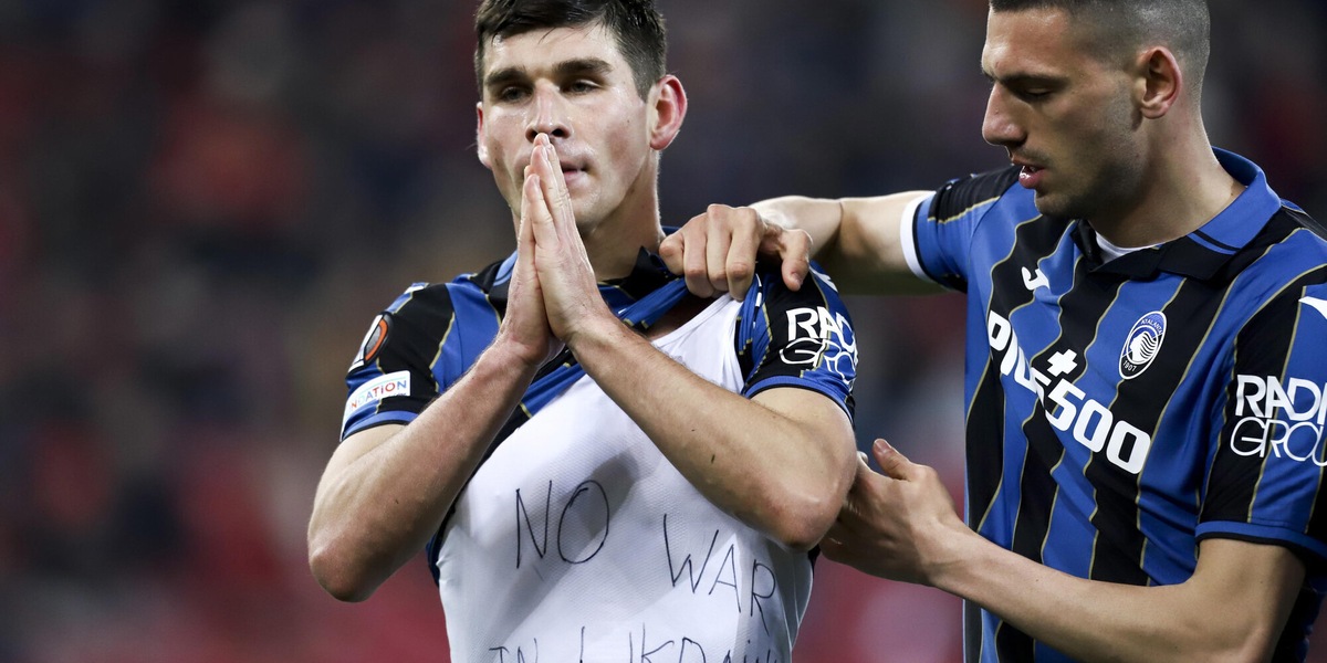 Atalanta, appello di Malinovskyi: "Il calcio fermi questo massacro"