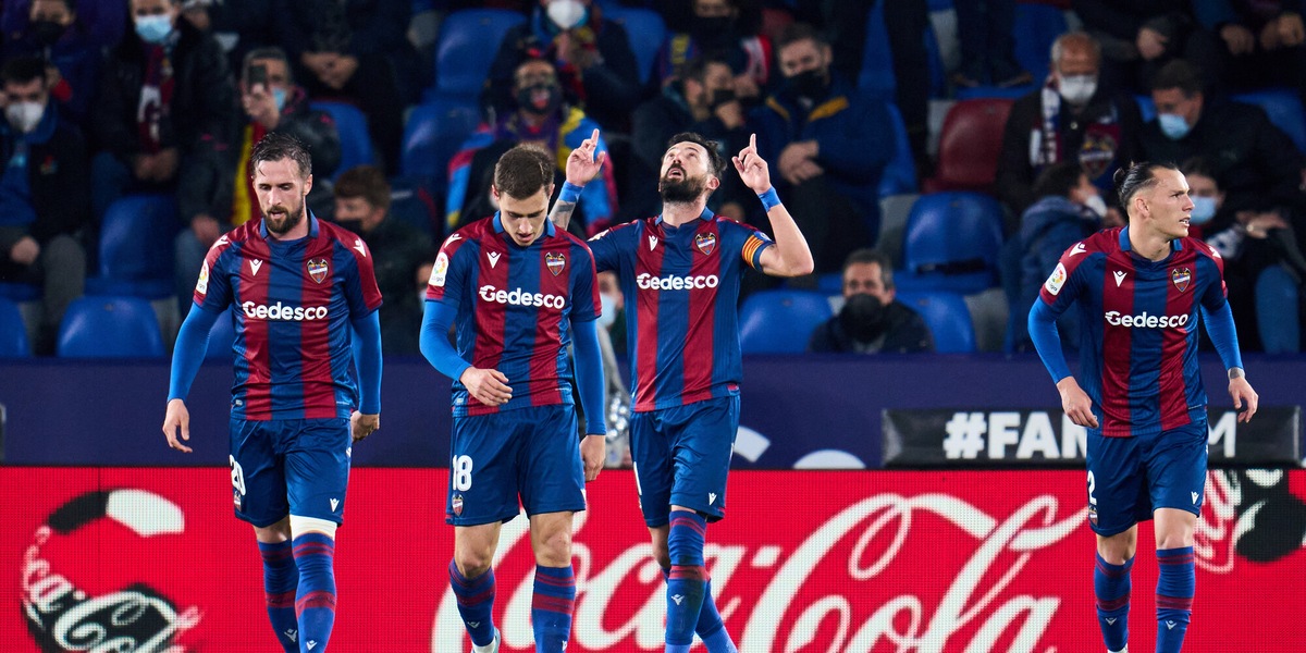 Liga, il Levante di Caceres continua a sperare: Lisci batte l'Elche