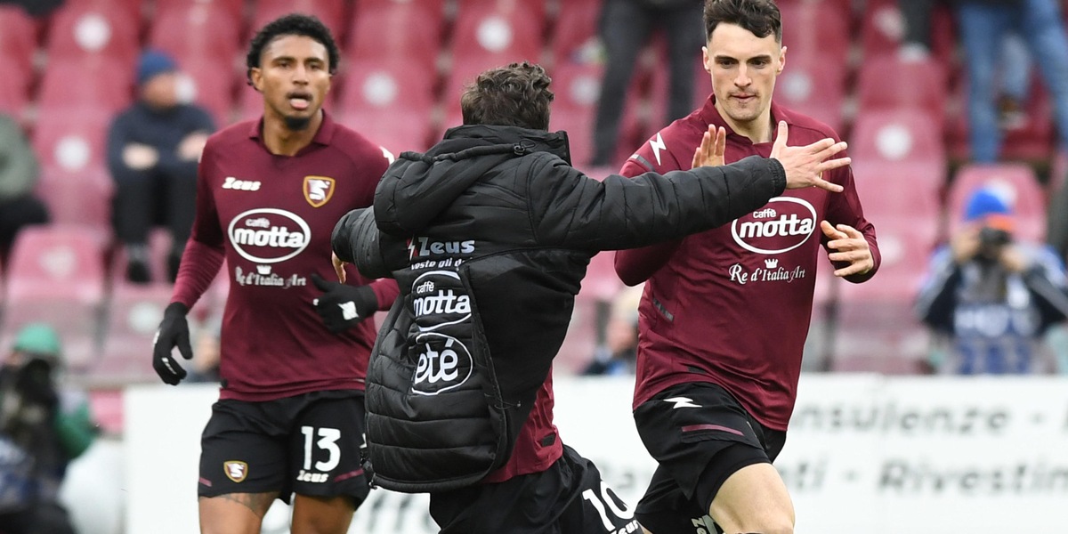 Salernitana-Bologna 1-1: Zortea replica ad Arnautovic