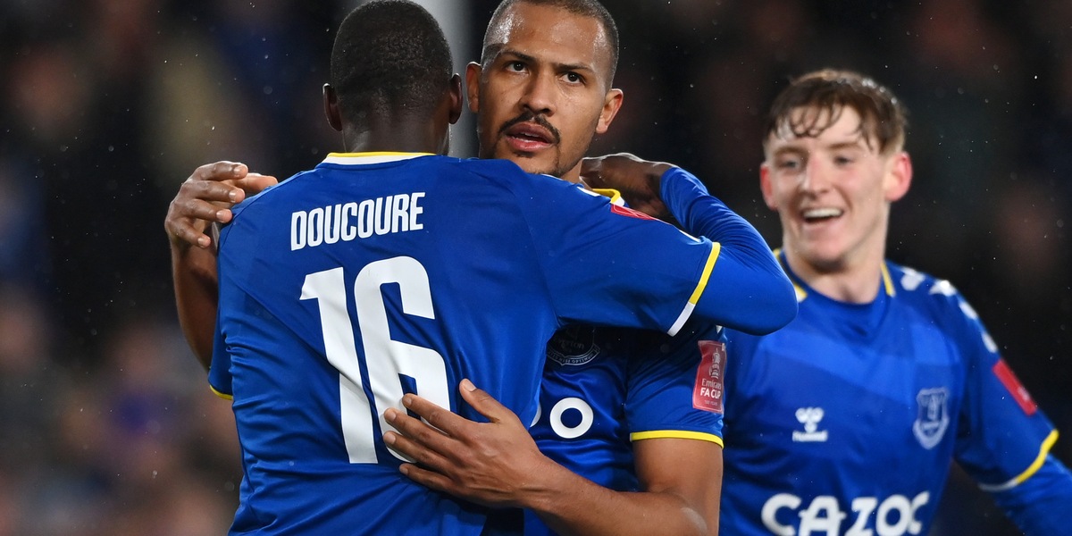 L'Everton va ai quarti di FA Cup: 2-0 al Boreham Wood
