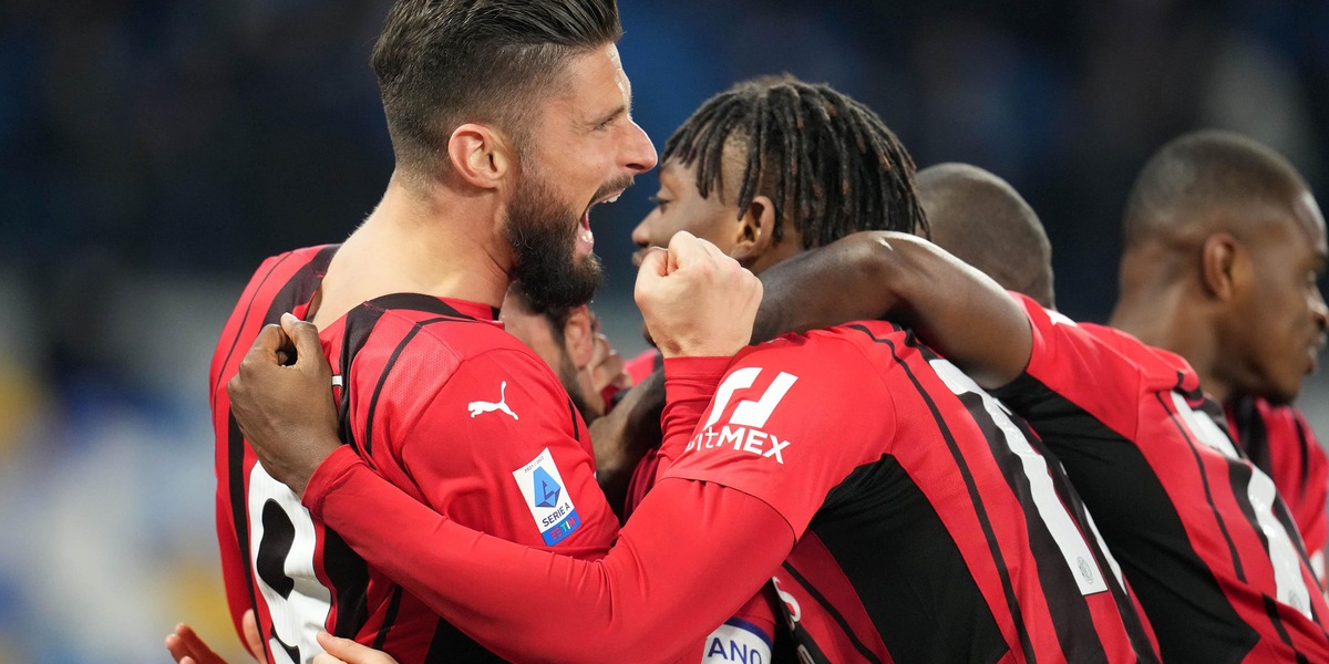 Napoli-Milan 0-1: ci pensa Giroud, Pioli è primo