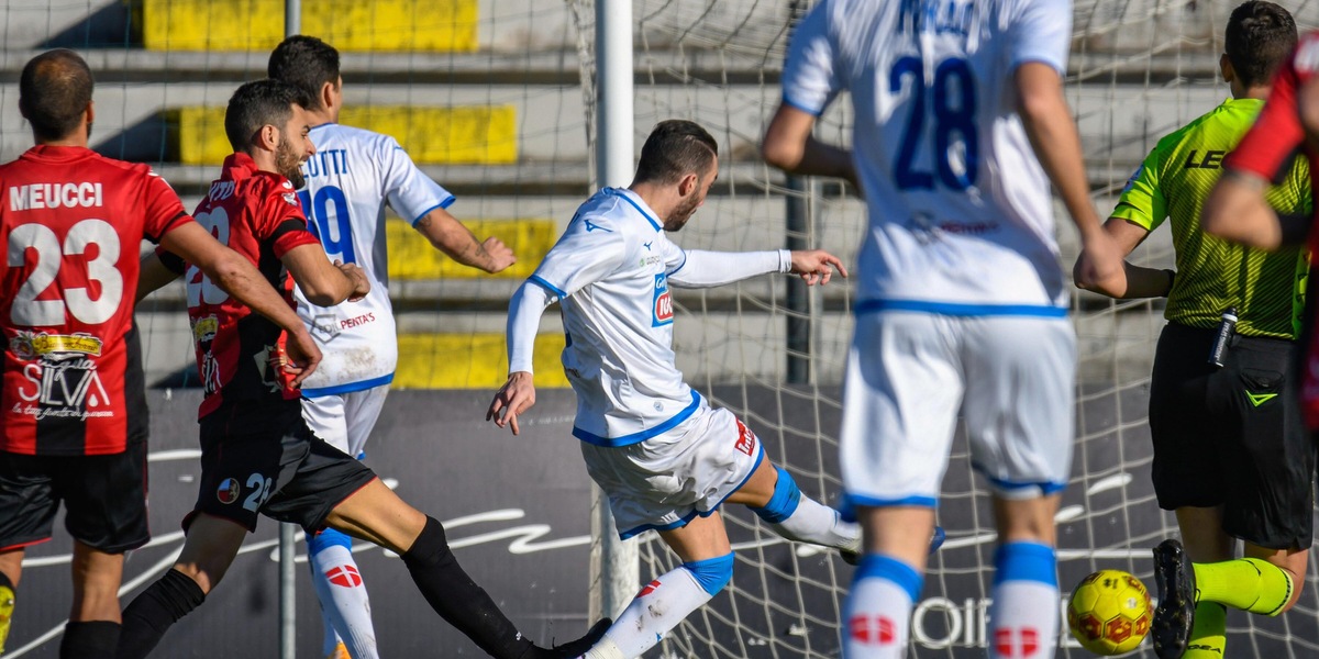 Serie C, Papini sgambetta la Reggiana e fa esultare la Lucchese: 1-0