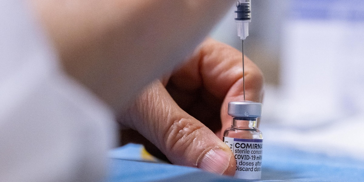 L’annuncio di Pfizer: “Quarta dose è necessaria”