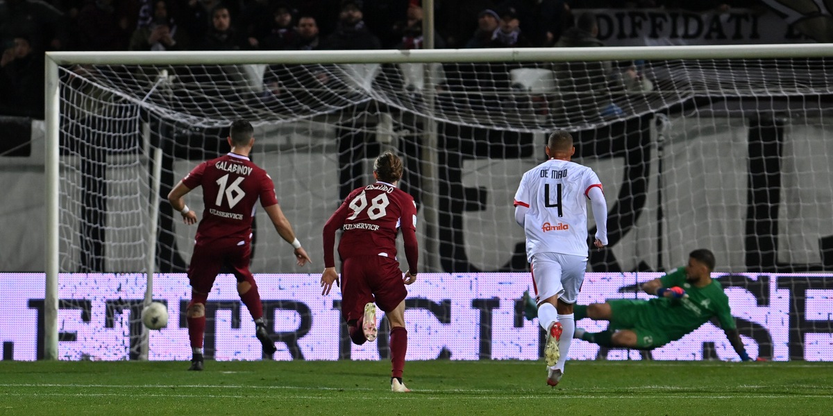 Serie B, Reggina: ricevute ed accettate le dimissioni del dg Iiriti